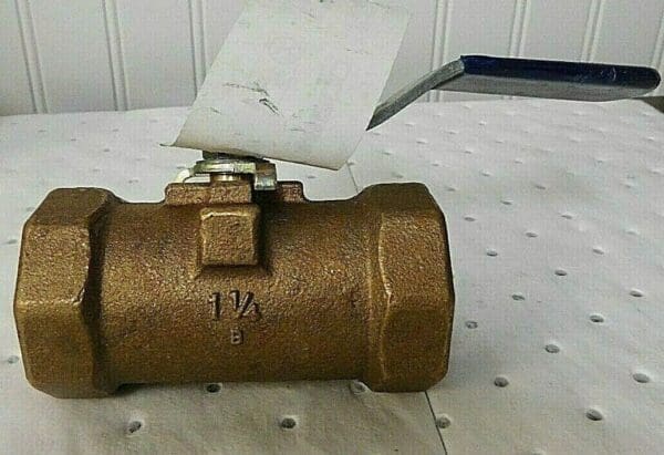 NIBCO 1-1/4" Pipe Reduced Port Bronze Standard Ball Valve NL9410B