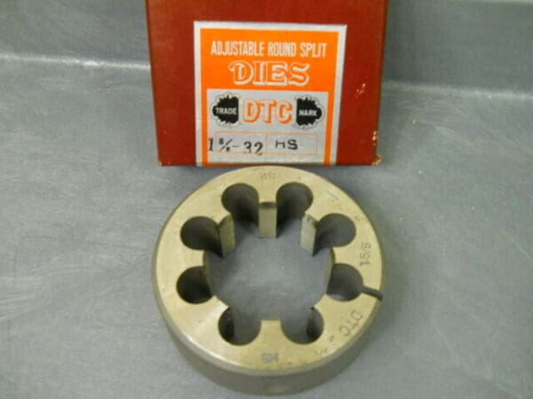 DTC 1-5/8" - 32 HSS Special Thread Round Split Adjustable Die