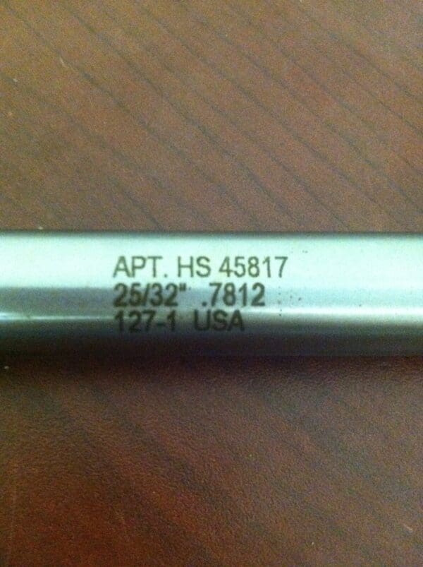 APT 25/32" x 2-1/2" x 99-1/2" 8F HSS SS SF RH Chucking Reamer 01201