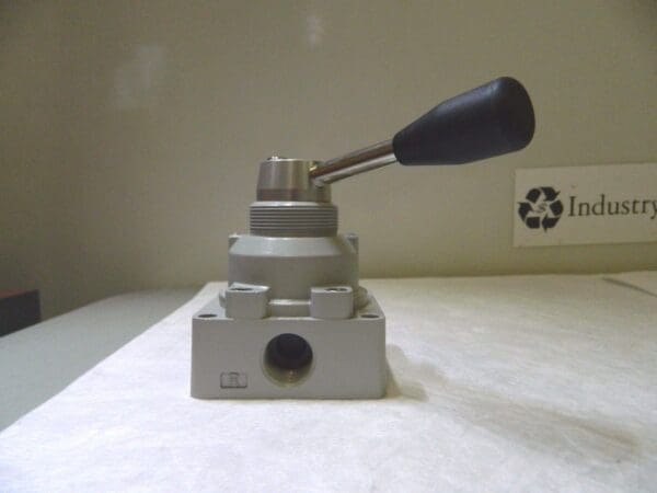 Jupiter Pneumatics 1/2" NPT 4/2 Way Rotary Valve W/I Cock Device 5140241005JP