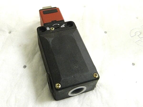 ACI Non-Metallic Safety Switch De-Energized Solenoid Release 10A 1NO+1NC 116072