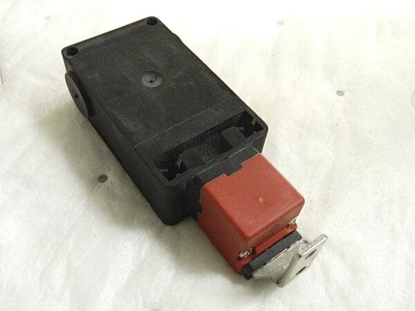 ACI Non-Metallic Safety Switch De-Energized Solenoid Release 10A 1NO+1NC 116072