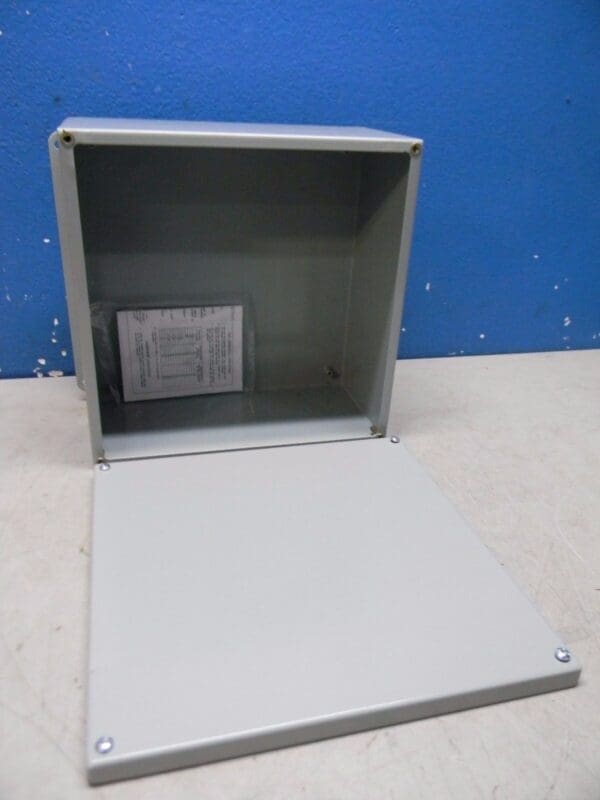 Cooper B-Line Flat Cover Enclosure 12" x 6" x 12" NEMA 12, 13 Model 12126-12SC