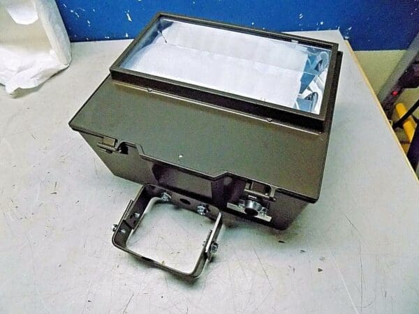 Cooper Lighting Floodlight 120/208/240/277V 150W PulseStart WP15