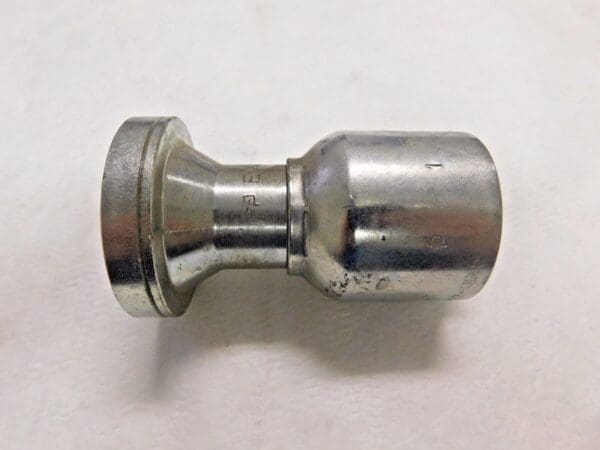 Parker Hose Adapter 3/4" Hose x 1" SAE Code 62 Flange Head L16A71-16-12