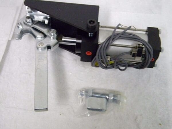 Gibraltar Pneumatic Power Hold Down Toggle Clamp 1,000 Lbs 77863546