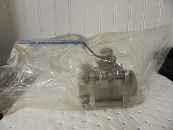 Pro 1-1/4" Pipe Full Port Stainless Steel Standard Ball Valve 05866900