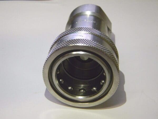 Snap-Tite Coupler 1" x 1" NPTF-Buna Interchange Stainless Steel SS72C16-16F