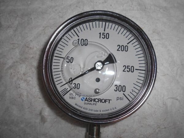 Ashcroft 3-1/2" Dial 1/4 Thread 30-0-300 Scale Range Pressure Gauge 83230