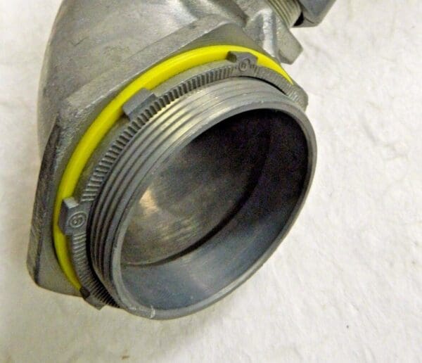 Thomas & Betts Angled Compression FMC Liquid Tight Connector 3-1/2" LT299