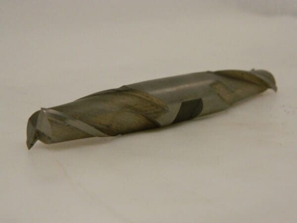 MHC HSS Sq End Mill 9/16" 1-1/8" LOC 5/8" Shank Diam 4-1/2" OAL 2 FL 01700368