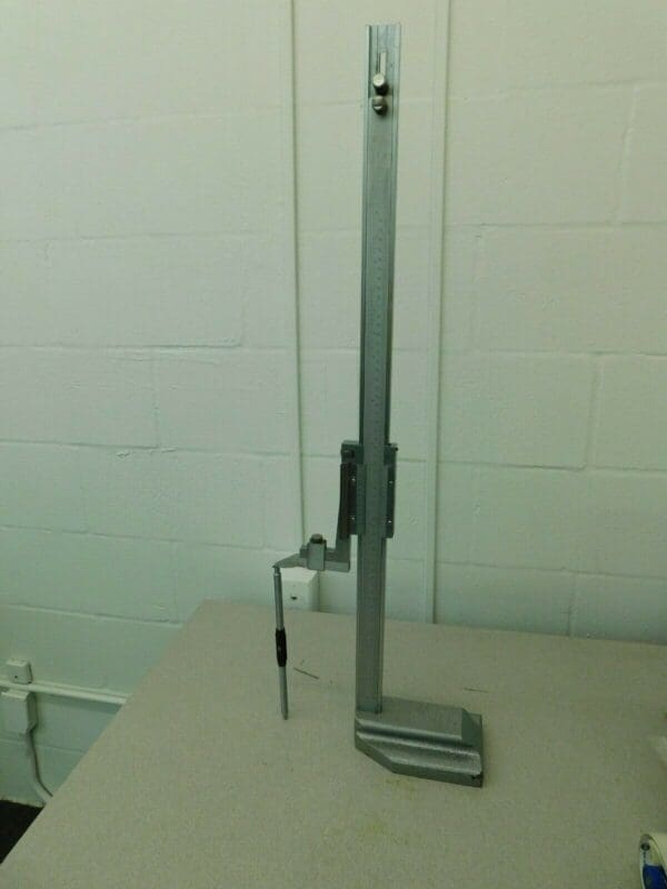 Pro-Grade Vernier Height Gage 0 to 24" Measurement 0.001" Graduation 06431340