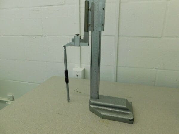 Pro-Grade Vernier Height Gage 0 to 24" Measurement 0.001" Graduation 06431340