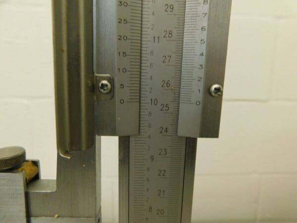 Pro-Grade Vernier Height Gage 0 to 24" Measurement 0.001" Graduation 06431340