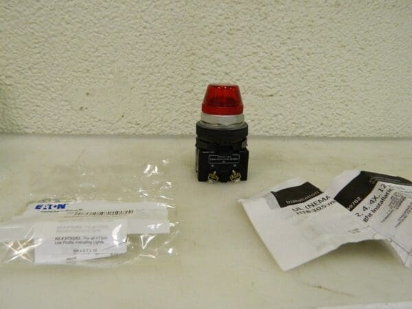 Eaton Cutler-Hammer 30-1/2mm Mount Hole Pushbutton Switch HT8HBRT2