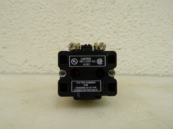 Eaton Cutler-Hammer 30-1/2mm Mount Hole Pushbutton Switch HT8HBRT2