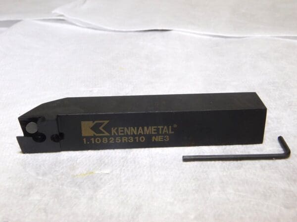 Kennametal Indexible Turning Toolholder 63/64” Shank Dia RH 150mm OAL 1245247