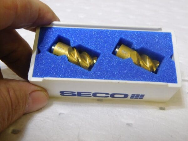 Seco Carbide Milling Tip Insert MP12-12014R12Z4-E03 Grade-F40M 4Fl Qty 2 52032