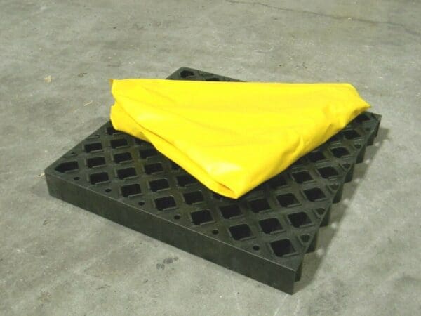 UltraTech Low Profile 1-Drum Spill Deck w/ Flexible Bladder System