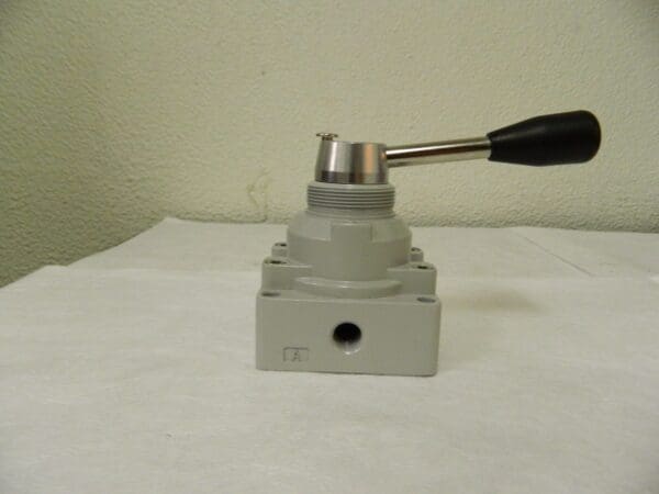 Jupiter Pneumatics Rotary Mechanical Valve 1/4" NPT 4/3 Way #5140341011JP