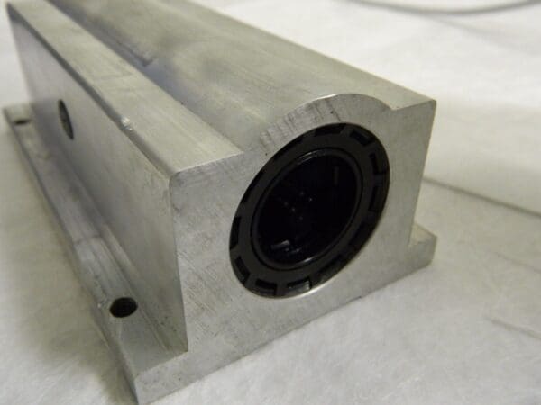 Thomson Closed Twin Pillow Block Linear Bearing 1" Dia 1900/3800Lbs. SSUTWN16