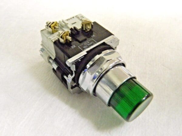 Eaton Cutler-Hammer Pushbutton Switch with Contact Block 30-1/2mm #10250T77G