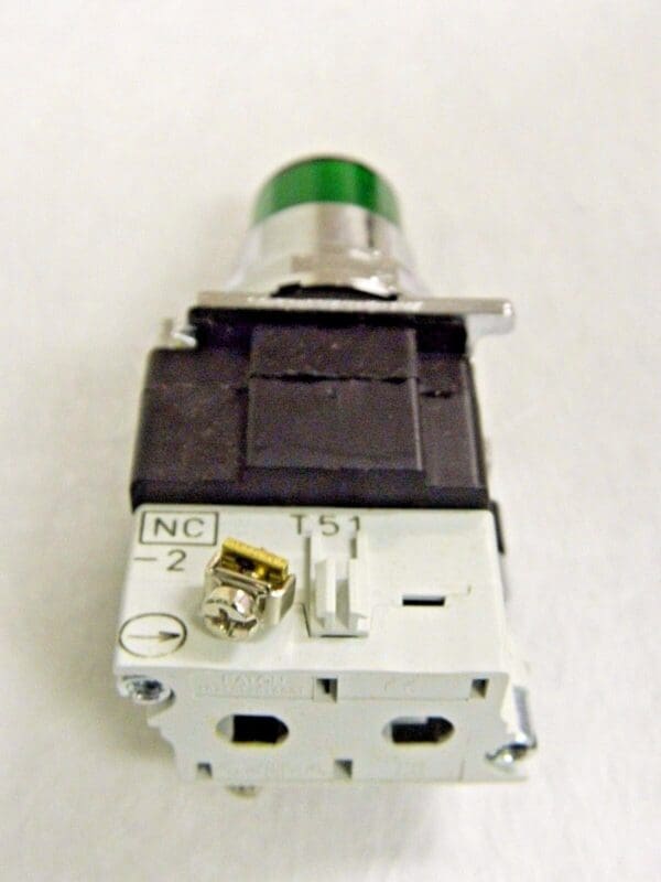 Eaton Cutler-Hammer Pushbutton Switch with Contact Block 30-1/2mm #10250T77G