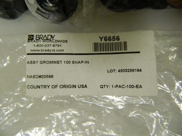 Brady Snap-In Grommets 300 Pack 20596