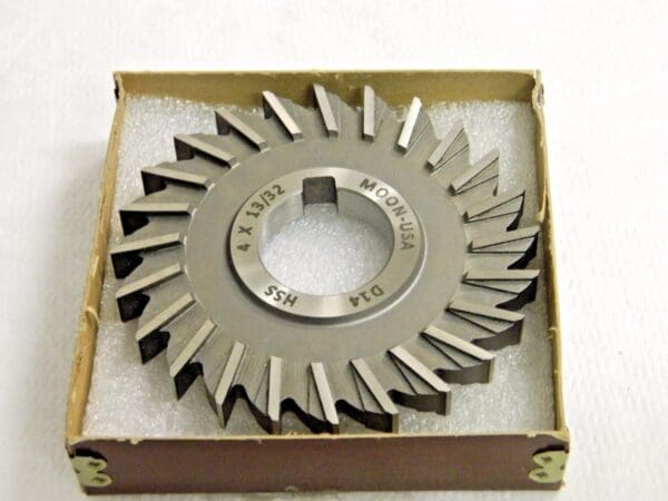 Moon Cutter HSS Side Milling Cutter 4" x 13/32" x 1-1/4" 24 Teeth SM4406