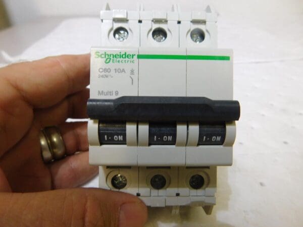 Schneider Electric Miniature Circuit Breaker Multi 9 Range C60 UL489 3P 60177