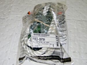 Honeywell Shock-Absorbing Lanyard 5/8'' Polyester rope 901RLS-5/6FTWH