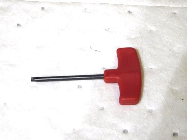 Hertel Indexible Cutoff Toolholder 21mm Max DOC 25mm Shank Dia RH 5”L 2000477