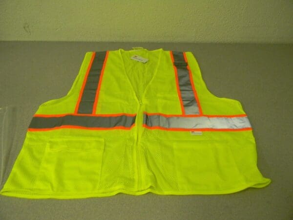 3M Reflective 5 PT Brkway YWL 3XL HI VIS Safety Vest QTY 4 582-ET-LM-3XL