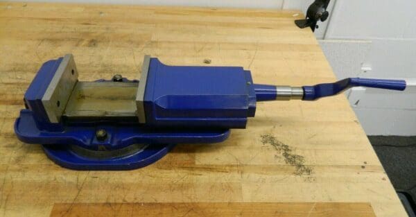 Horizontal Swivel Machine Vise 6" Jaw Width 6" Jaw Opening Cap 00458372