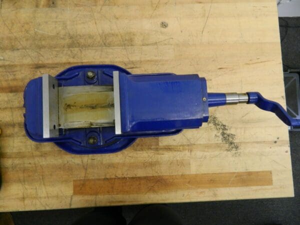 Horizontal Swivel Machine Vise 6" Jaw Width 6" Jaw Opening Cap 00458372