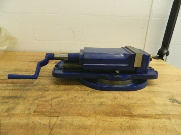 Horizontal Swivel Machine Vise 6" Jaw Width 6" Jaw Opening Cap 00458372