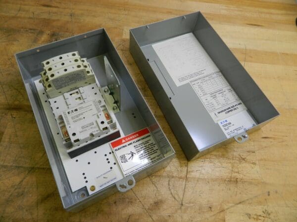 Eaton Non-Combo NEMA6 Electrically Held Lighting Contactor 120V