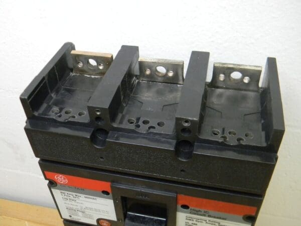 GE Molded Case Circuit Breaker w/ RMS-9 MicroVersaTrip 400A 600VAC 3P DEFECTIVE