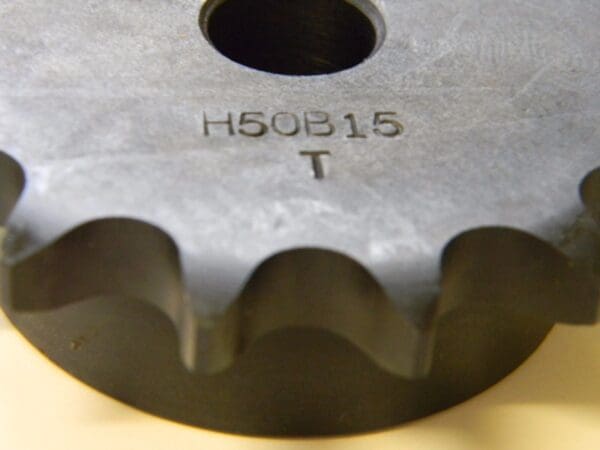 Tsubaki Plain Bore Sprocket 5/8" 15 Tooth Chain Size 50 H50B15