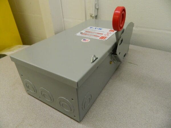 Eaton Cutler-Hammer Nonfused Safety Switch 30 Amp 250 VDC DH361UGK