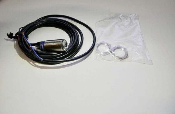 Telemecanique Sensors Connector 0.1M Diffused Photoelectric Sensor XUB4BNBNL2