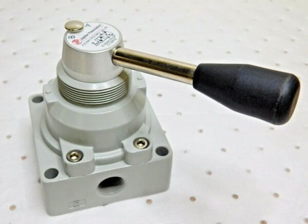 Jupiter Pneumatics 3/8" NPT Manual Mechanical Valve 4/2 Way 5140241010JP