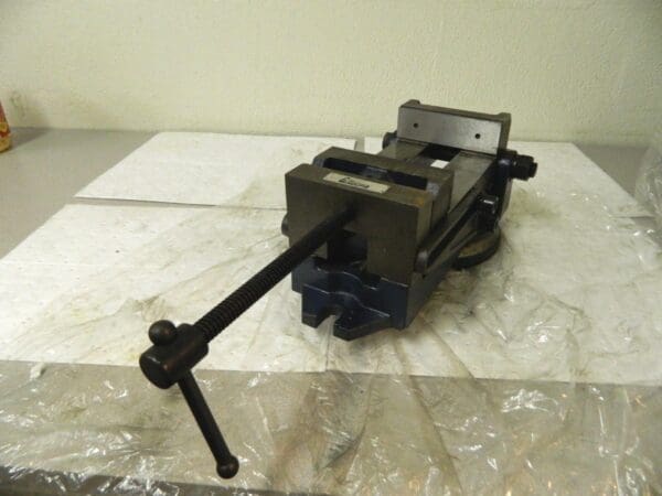 Gibraltar Swivel Machine Vise 6" Wide Jaw 6" Opening Cap 70038161 DAMAGED