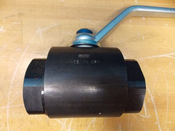 Parker Carbon Steel Standard Ball Valve 1-1/2" Pipe 1-7/8"-12 Thread 04479697