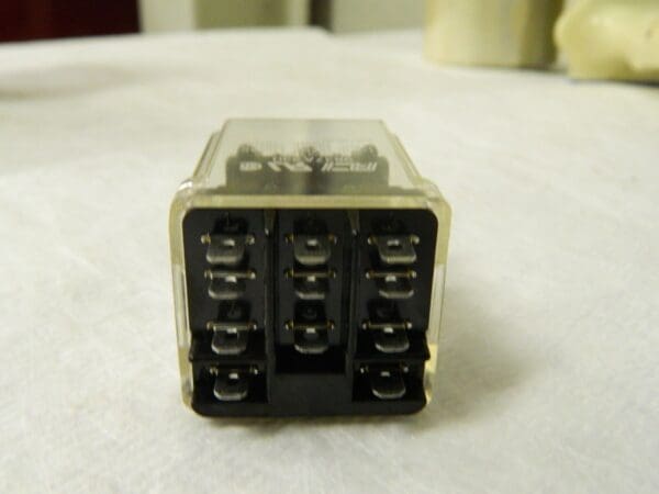 ACI Square Blade Relay 11 PIN 3PDT 230 VAC QTY 2 9837A230