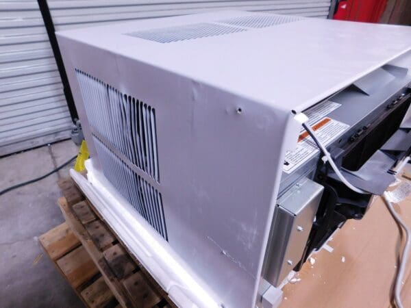 Friedrich Kuhl Air Conditioner Unit 20,000 BTU KCM18A30A DAMAGED