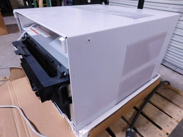 Friedrich Kuhl Air Conditioner Unit 20,000 BTU KCM18A30A DAMAGED