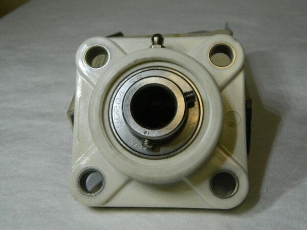 FYH 4-Bolt Flange Mounted Bearing 3/4" ID 1-5/16" OAL x 3-3/8" OAH UCF20412ES6PL