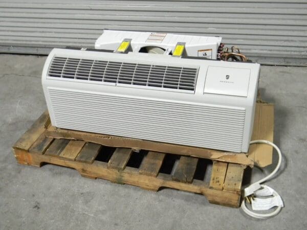 Friedrich PTAC Package Terminal Air Conditioner 230/208v PDH15K5SG Damaged