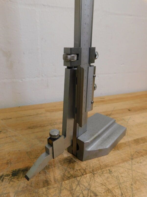 Pro-Grade Vernier Height Gage 0 to 12" Measurement 0.001" Graduation